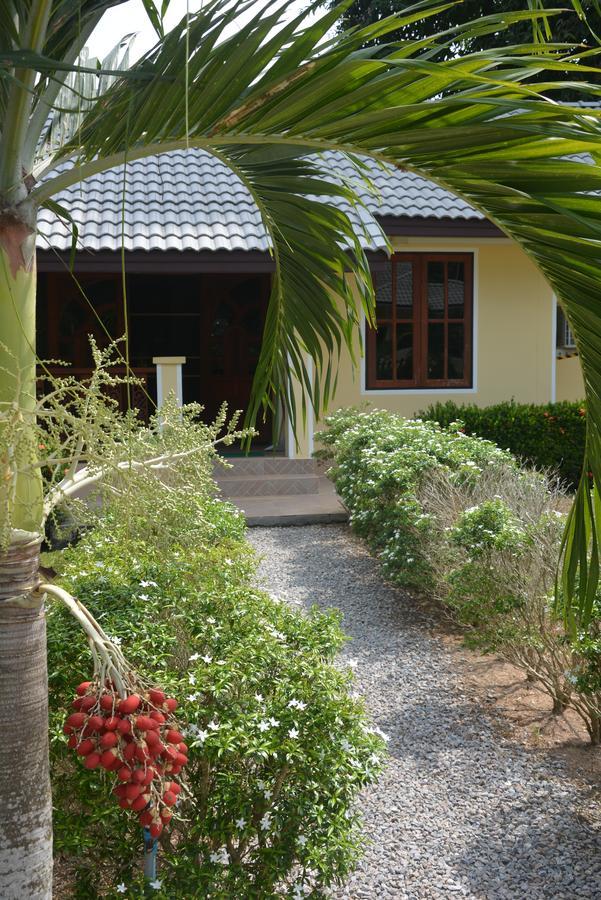 Apple Bungalows Bangszaphan Kültér fotó